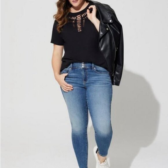 🆕 NWT Women’s torrid 2 3 Black Relaxed Fit Vintage Cotton Slash Yoke Sleeve Tee - Picture 8 of 9